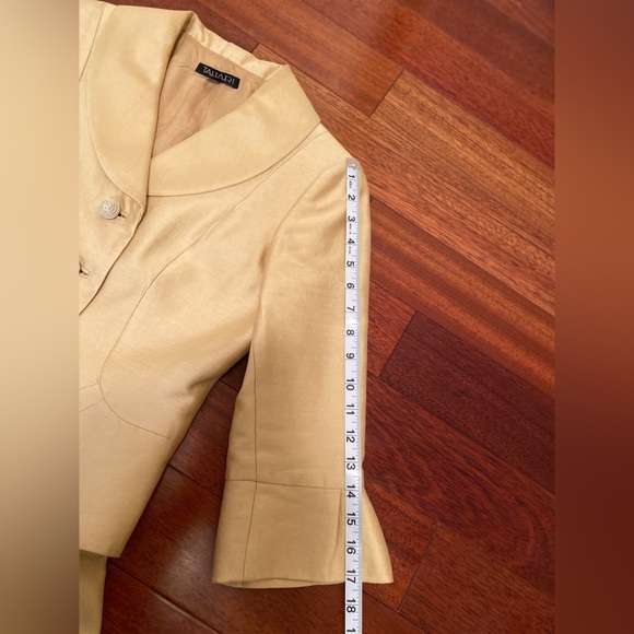 Tahari Gold Skirt Suit US 2 - Classy Wedding or Gala -Well cared for & loved - Picture 11 of 12